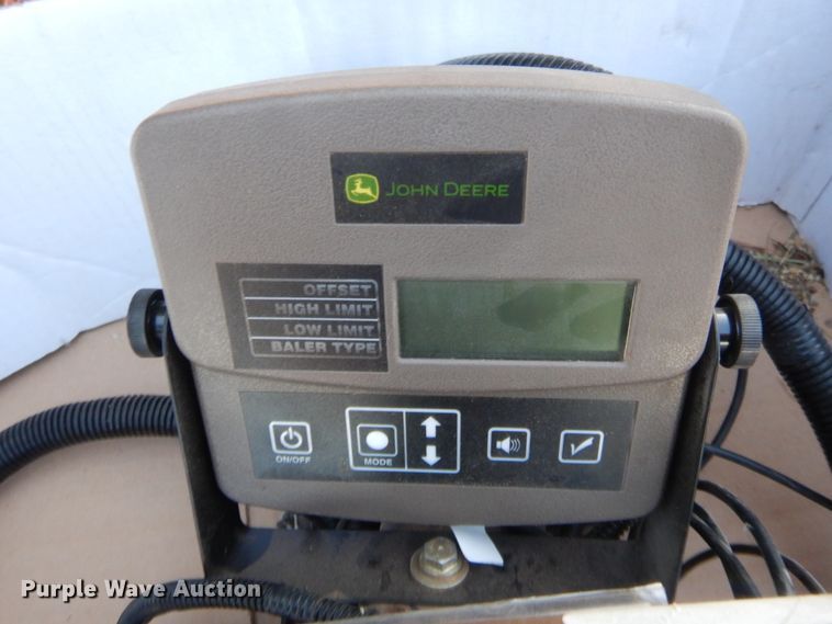 image for item HW9147 2020 John Deere 560M  round baler