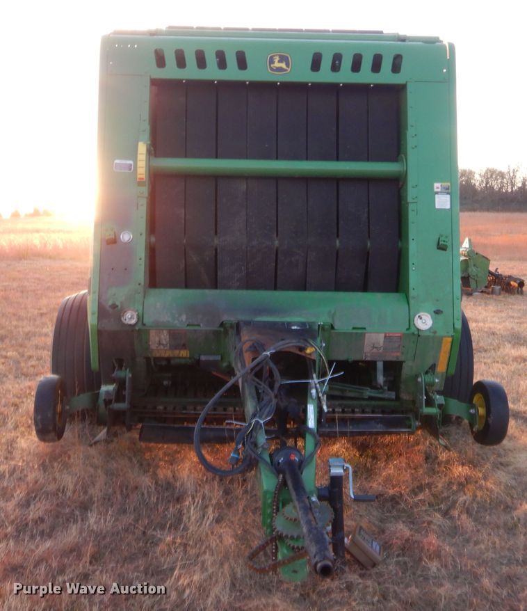 image for item HW9148 2018 John Deere 560M  round baler