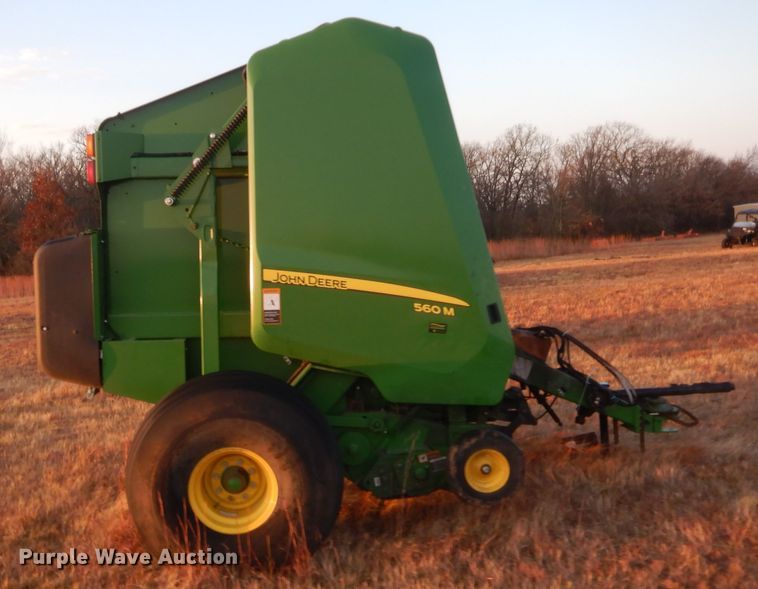image for item HW9148 2018 John Deere 560M  round baler