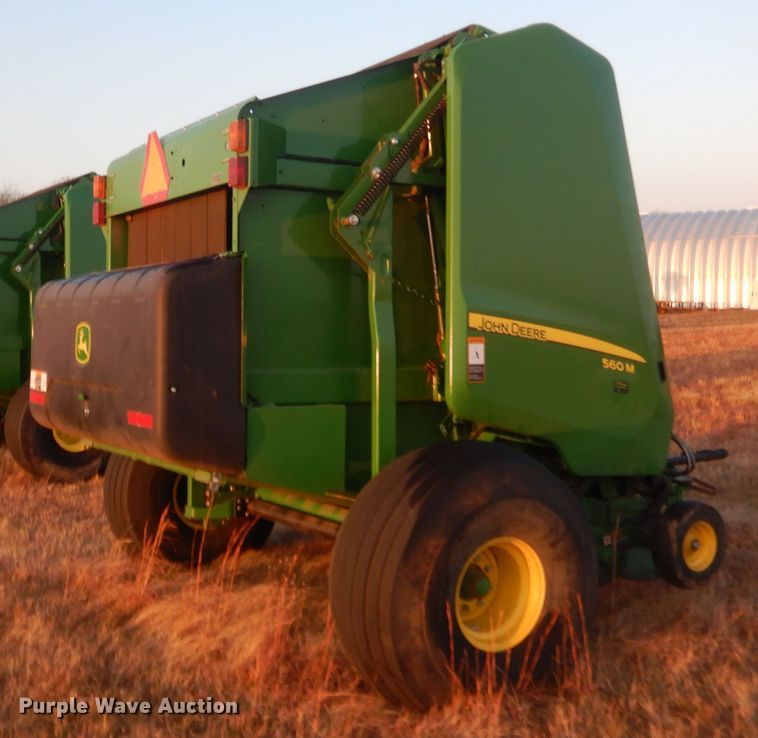 image for item HW9148 2018 John Deere 560M  round baler