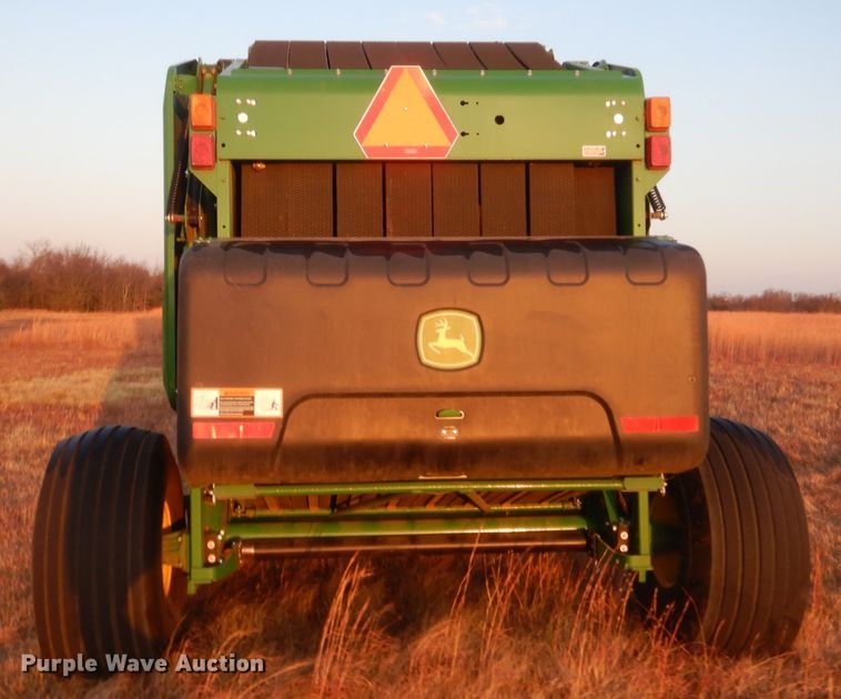 image for item HW9148 2018 John Deere 560M  round baler