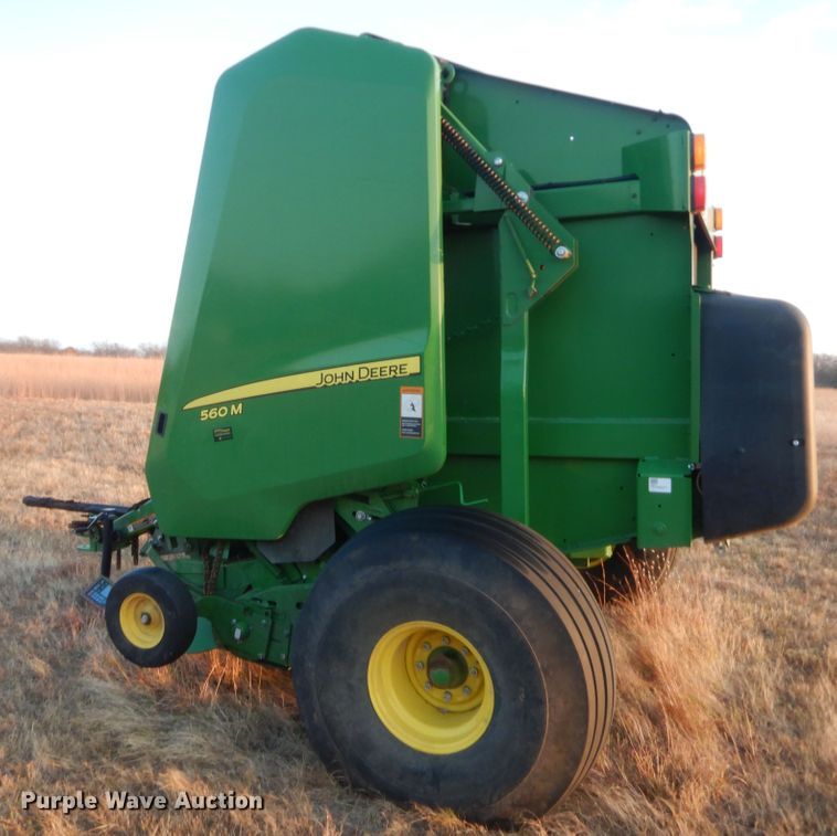 image for item HW9148 2018 John Deere 560M  round baler