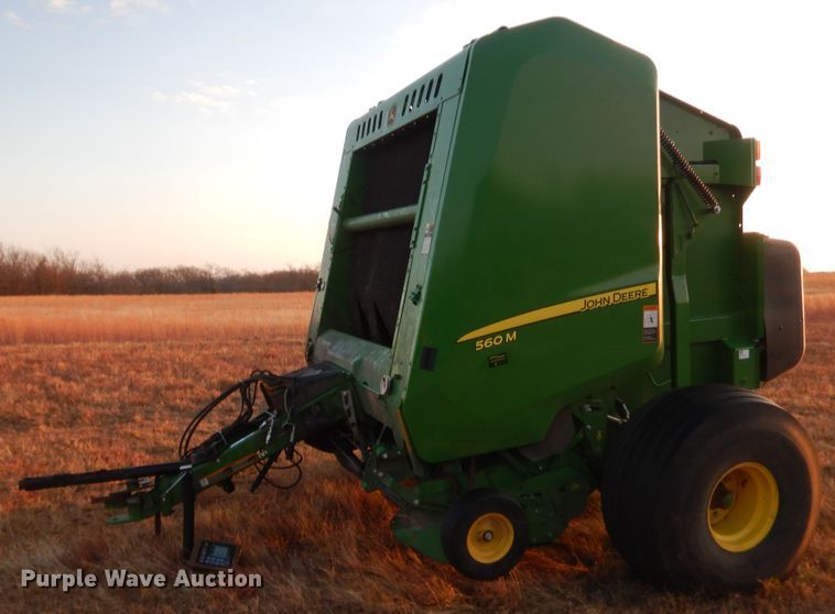 image for item HW9148 2018 John Deere 560M  round baler