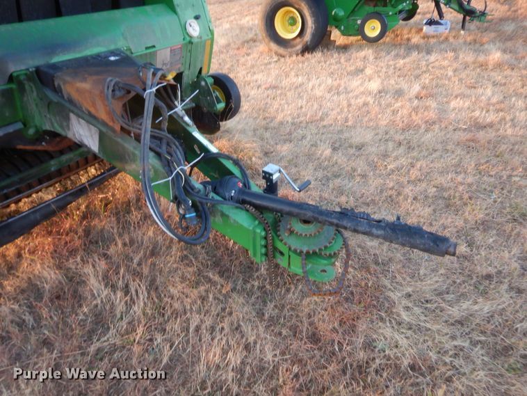 image for item HW9148 2018 John Deere 560M  round baler