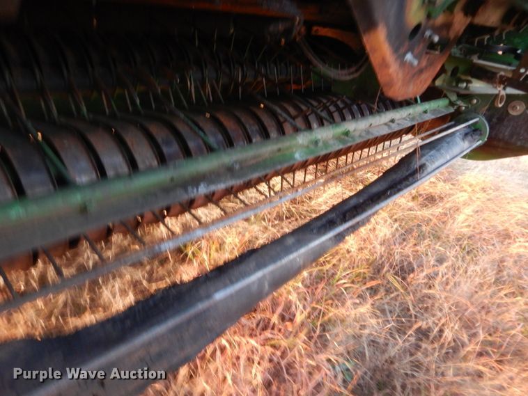 image for item HW9148 2018 John Deere 560M  round baler