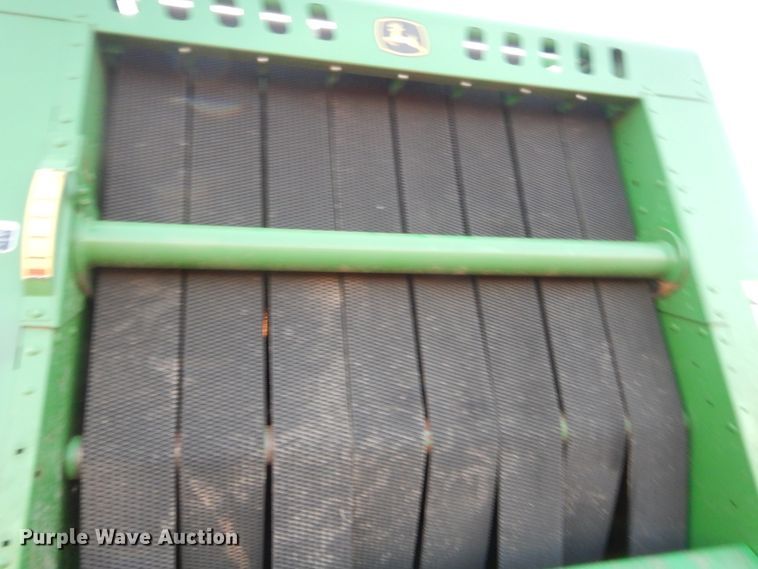 image for item HW9148 2018 John Deere 560M  round baler