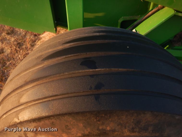 image for item HW9148 2018 John Deere 560M  round baler