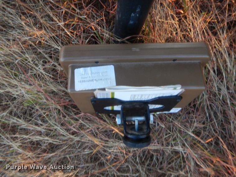 image for item HW9148 2018 John Deere 560M  round baler