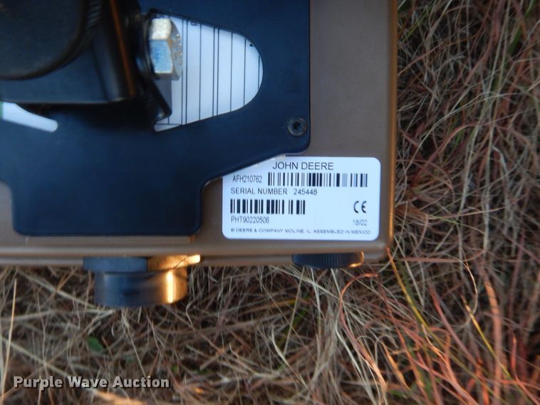 image for item HW9148 2018 John Deere 560M  round baler