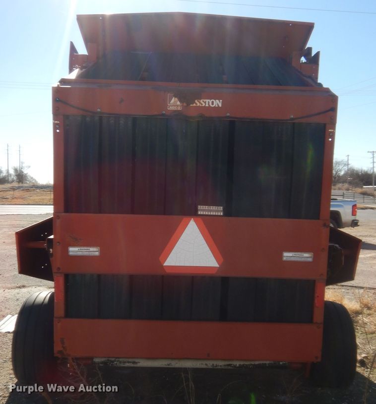 image for item HW9248 Hesston 565A  round baler