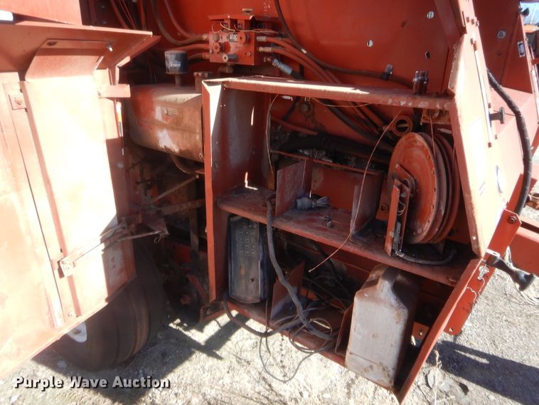 image for item HW9248 Hesston 565A  round baler
