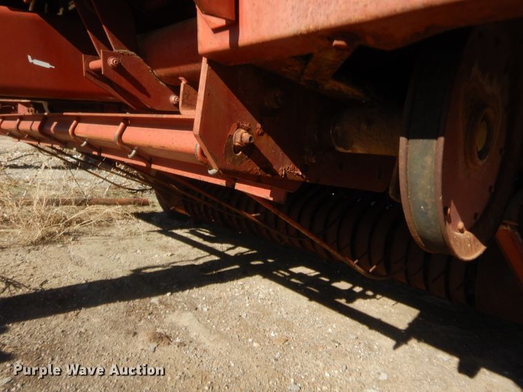 image for item HW9248 Hesston 565A  round baler