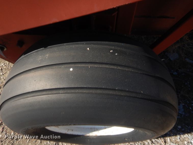 image for item HW9248 Hesston 565A  round baler