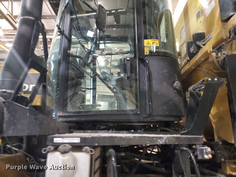 image for item HW9507 2011 Ag-Chem TerraGator 8204  applicator