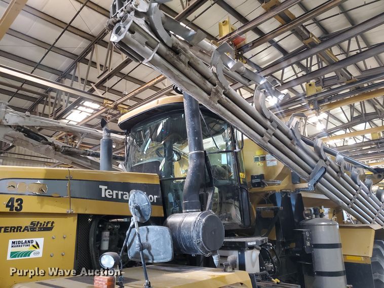 image for item HW9507 2011 Ag-Chem TerraGator 8204  applicator