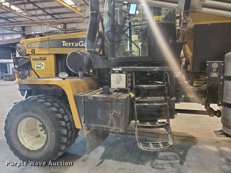 image for item HW9507 2011 Ag-Chem TerraGator 8204  applicator