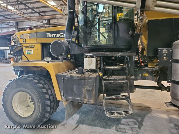 image for item HW9507 2011 Ag-Chem TerraGator 8204  applicator