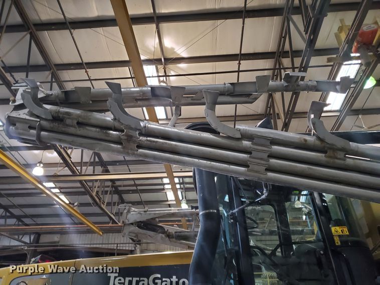 image for item HW9507 2011 Ag-Chem TerraGator 8204  applicator