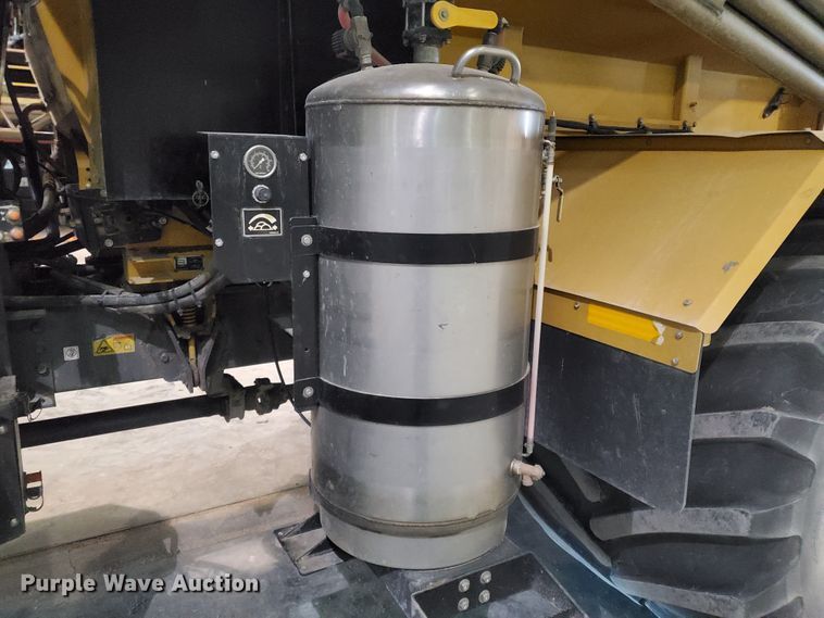 image for item HW9507 2011 Ag-Chem TerraGator 8204  applicator