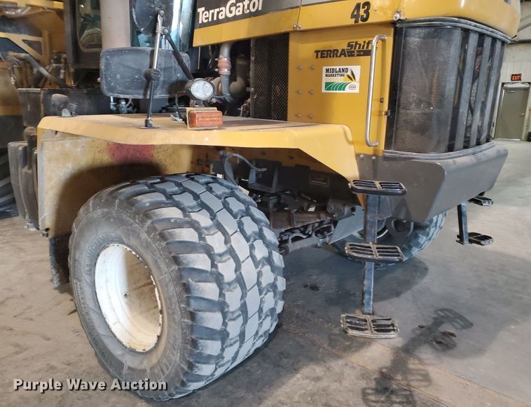 image for item HW9507 2011 Ag-Chem TerraGator 8204  applicator