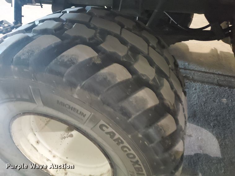 image for item HW9507 2011 Ag-Chem TerraGator 8204  applicator