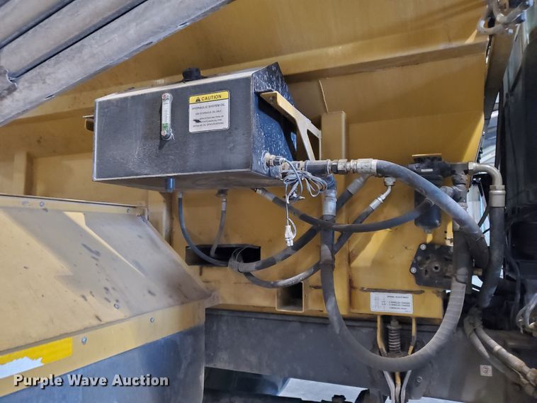 image for item HW9507 2011 Ag-Chem TerraGator 8204  applicator