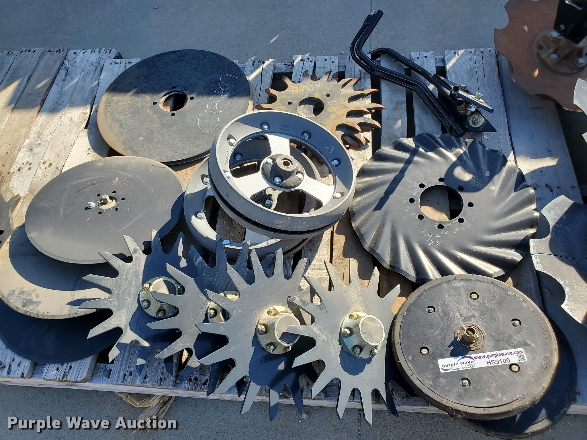 Planter parts in Assaria, KS Item HS9100 sold Purple Wave