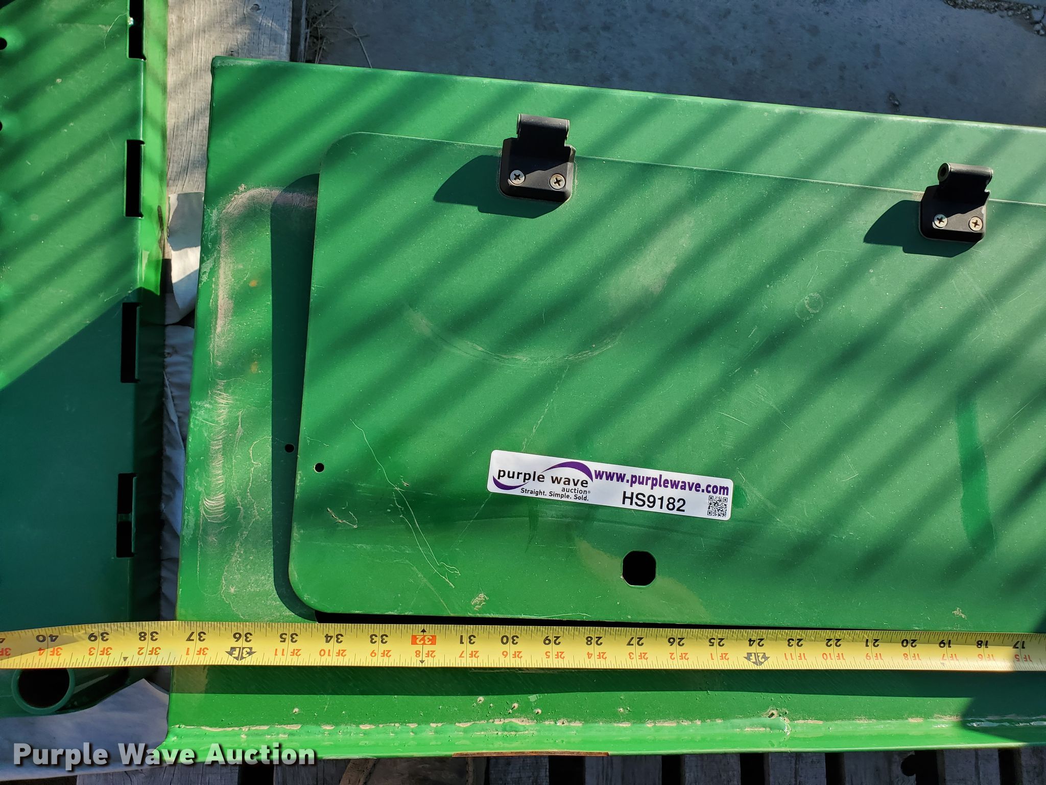 Great Plains toolbox in Assaria, KS Item HS9182 sold Purple Wave