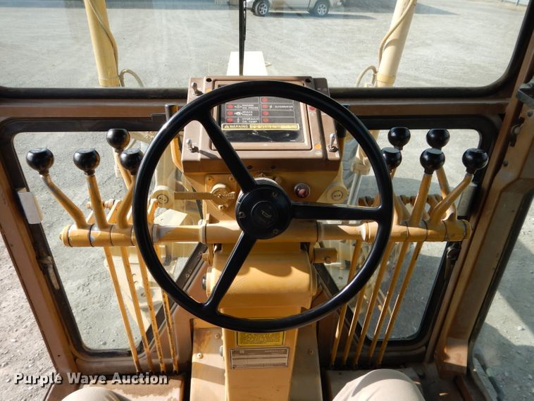 image for item DE2461 1985 Caterpillar 140G  motor grader