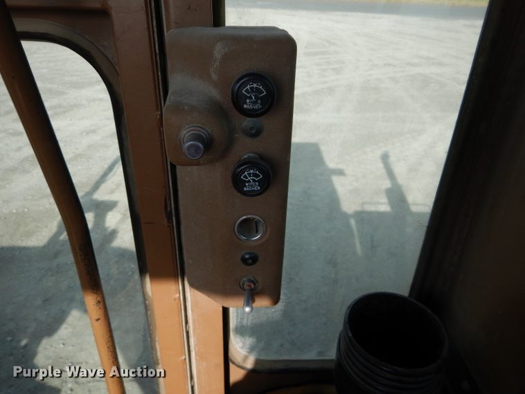 image for item DE2461 1985 Caterpillar 140G  motor grader