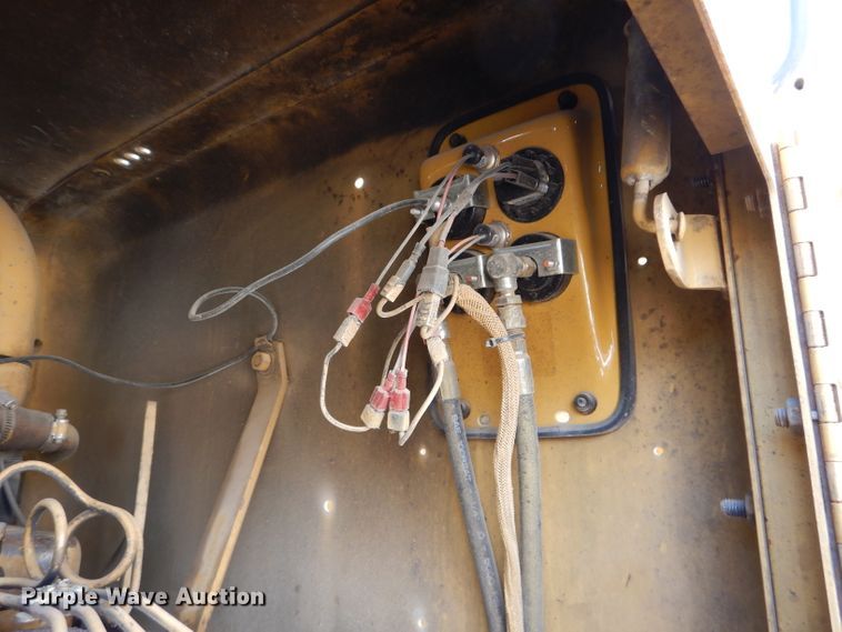 image for item DE2461 1985 Caterpillar 140G  motor grader