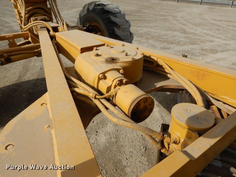 image for item DE2461 1985 Caterpillar 140G  motor grader