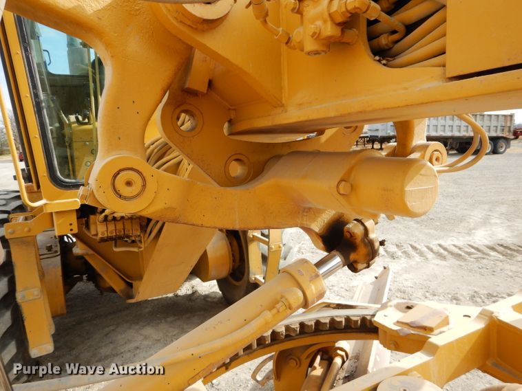 image for item DE2461 1985 Caterpillar 140G  motor grader