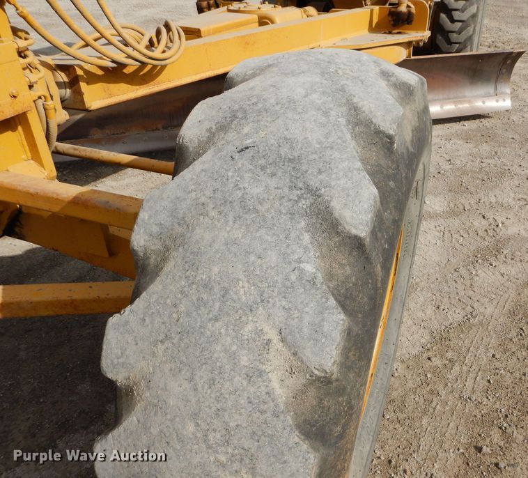 image for item DE2461 1985 Caterpillar 140G  motor grader