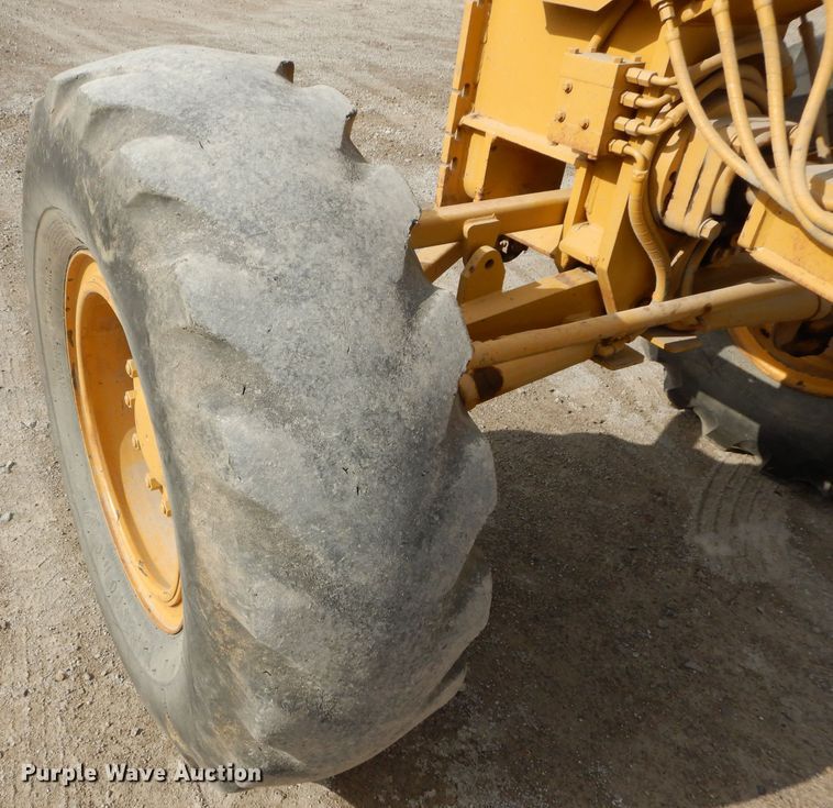 image for item DE2461 1985 Caterpillar 140G  motor grader