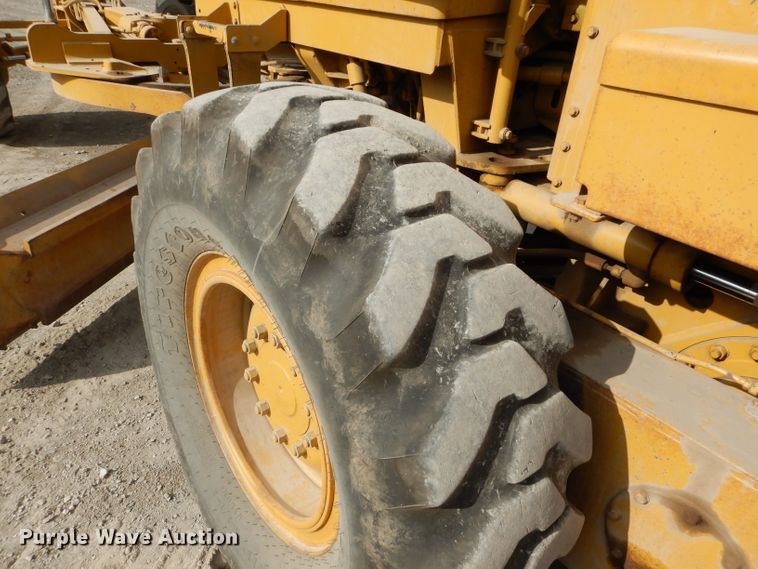 image for item DE2461 1985 Caterpillar 140G  motor grader