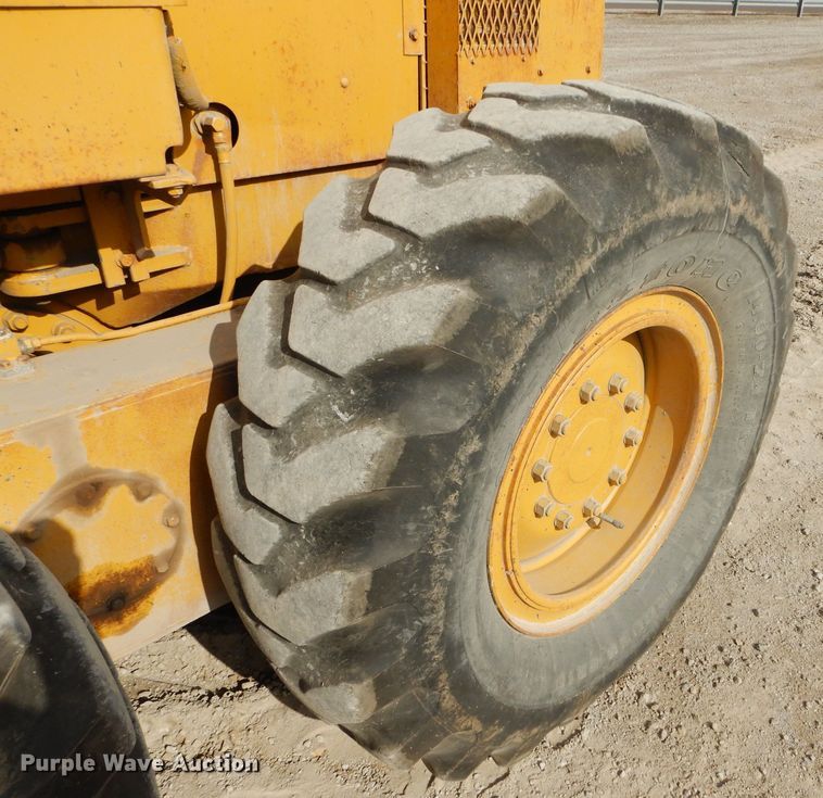 image for item DE2461 1985 Caterpillar 140G  motor grader