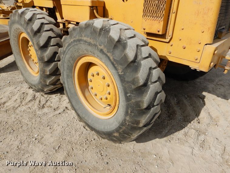 image for item DE2461 1985 Caterpillar 140G  motor grader