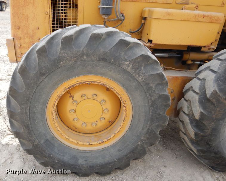 image for item DE2461 1985 Caterpillar 140G  motor grader