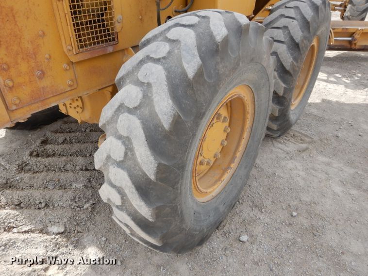 image for item DE2461 1985 Caterpillar 140G  motor grader