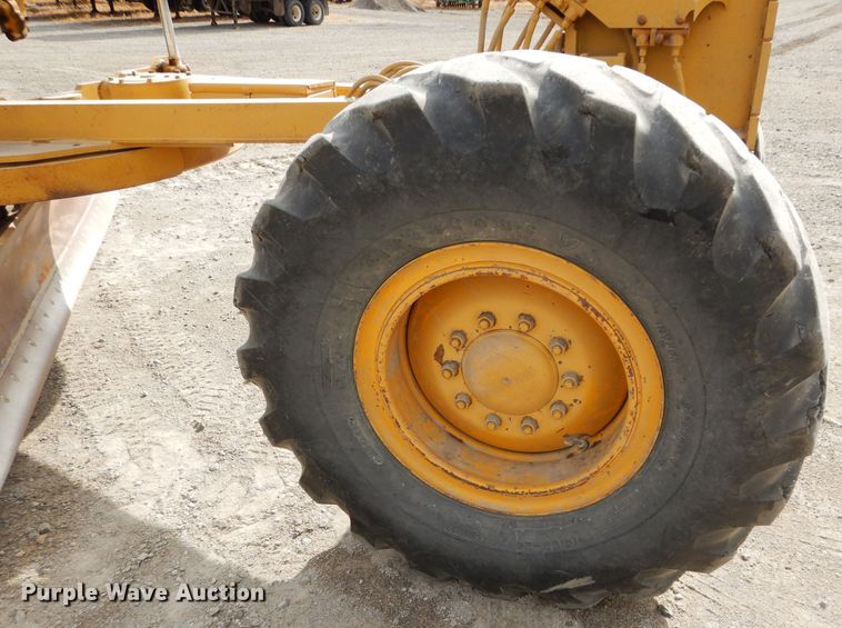 image for item DE2461 1985 Caterpillar 140G  motor grader