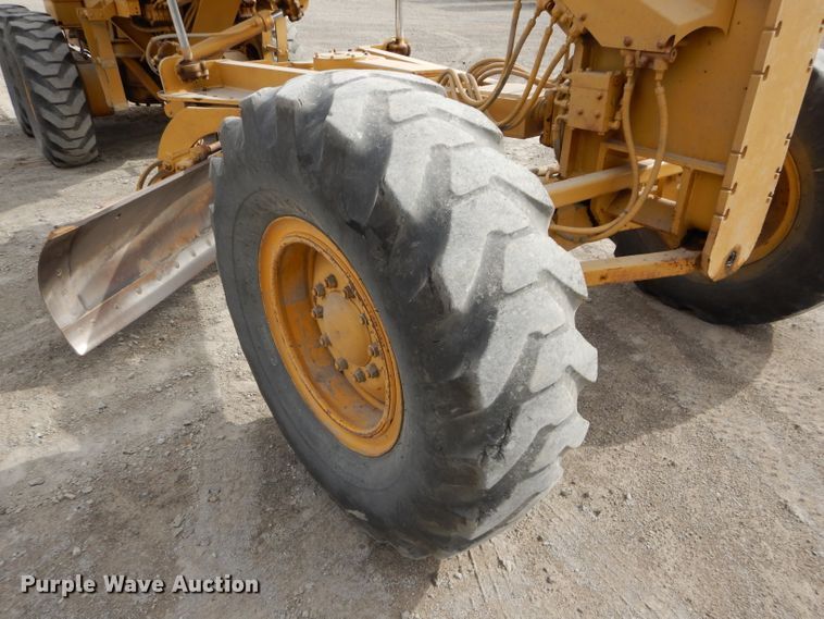 image for item DE2461 1985 Caterpillar 140G  motor grader