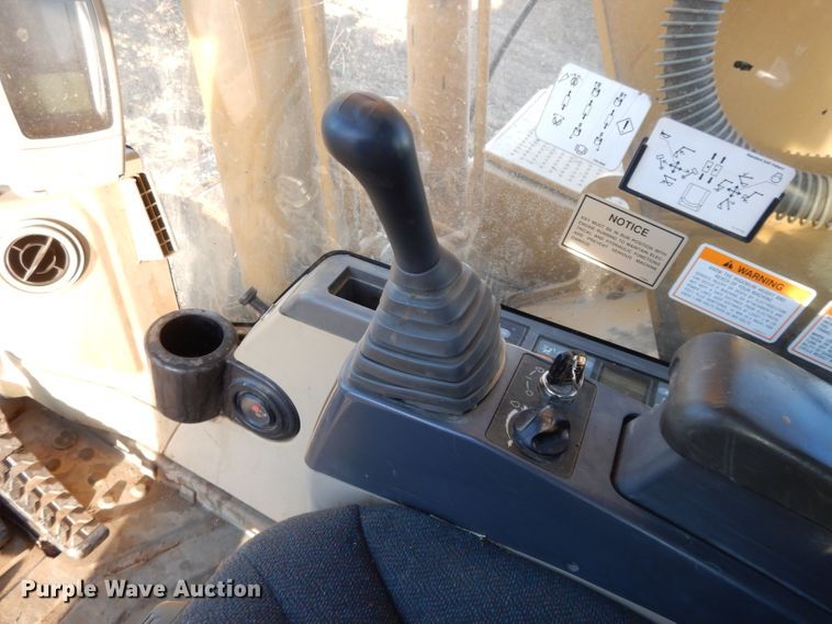 image for item DE2464 2005 Caterpillar 320C L  excavator