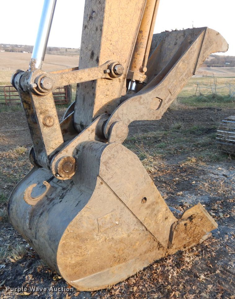 image for item DE2464 2005 Caterpillar 320C L  excavator