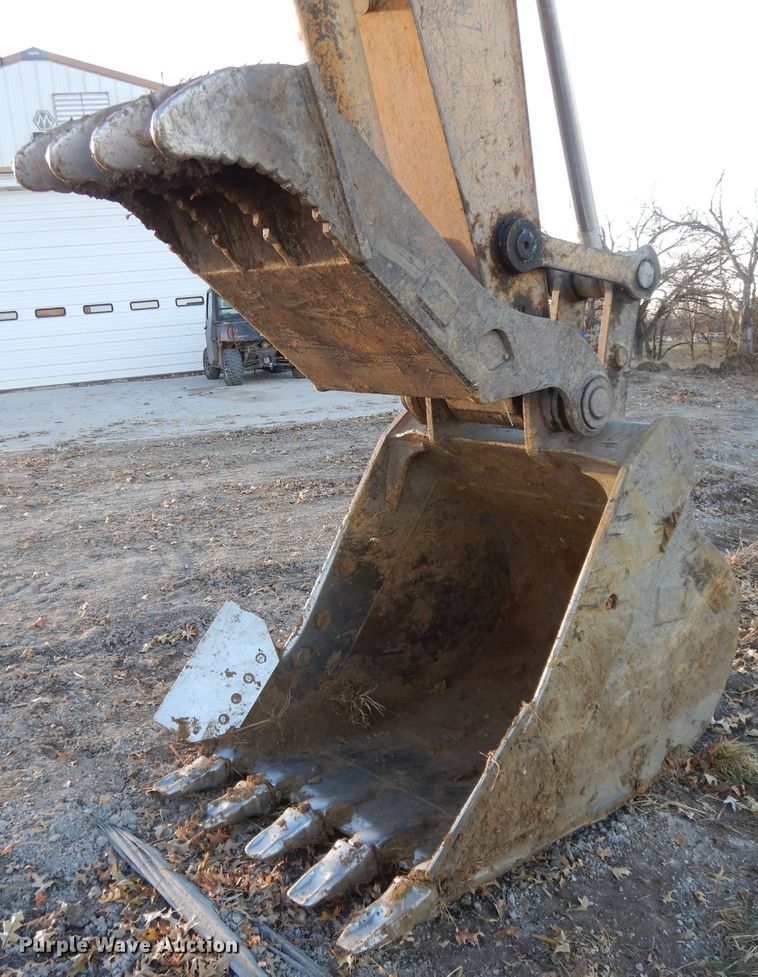 image for item DE2464 2005 Caterpillar 320C L  excavator