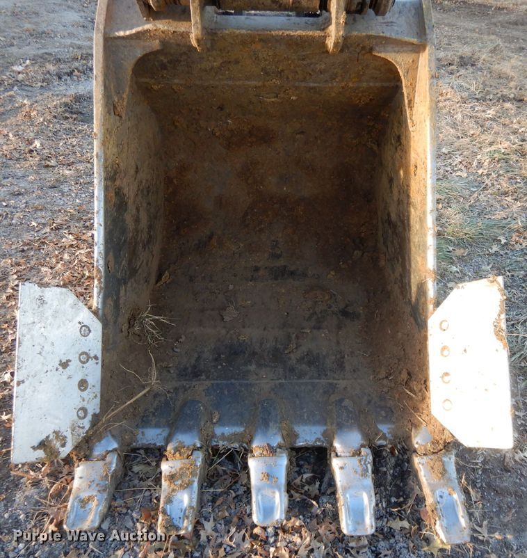 image for item DE2464 2005 Caterpillar 320C L  excavator