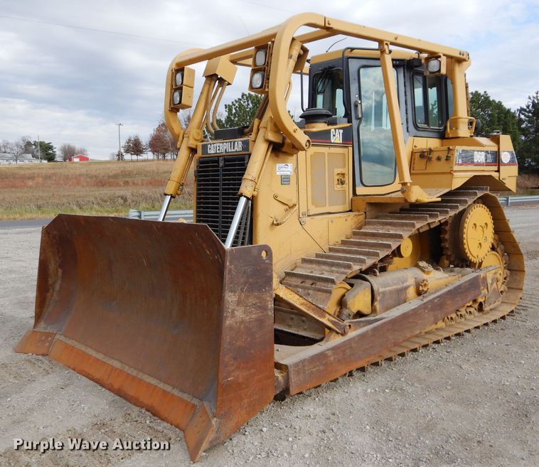 image for item DE2465 1999 Caterpillar D6R XL  dozer