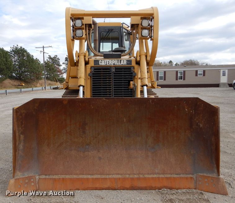 image for item DE2465 1999 Caterpillar D6R XL  dozer