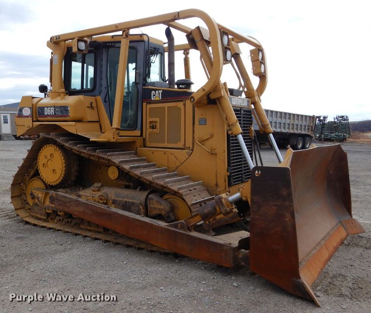 image for item DE2465 1999 Caterpillar D6R XL  dozer