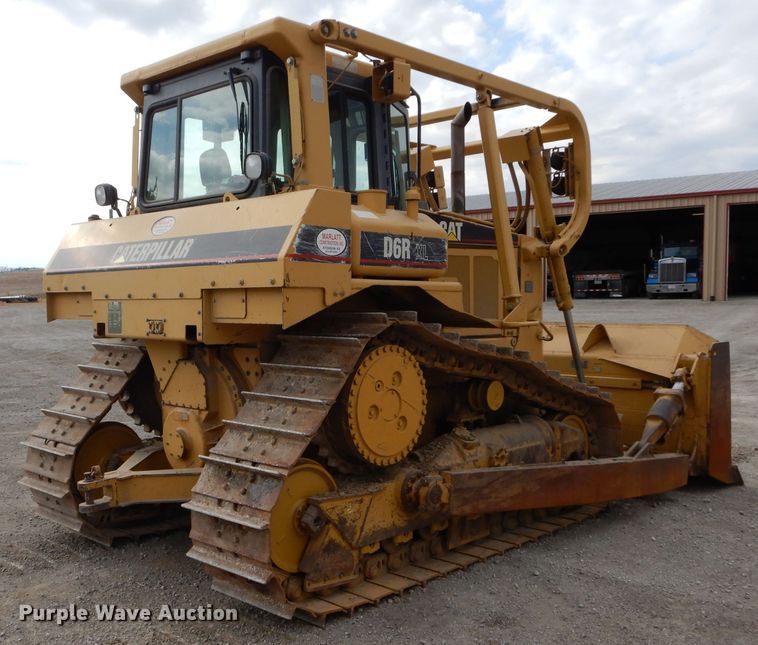 image for item DE2465 1999 Caterpillar D6R XL  dozer